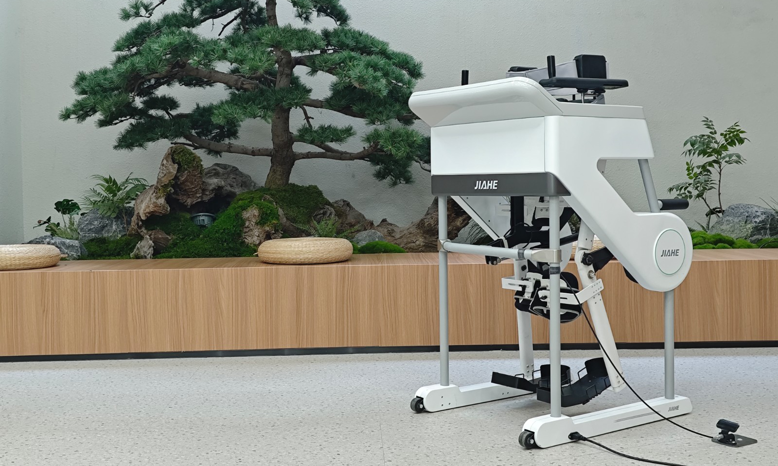 下肢行走訓練機器人